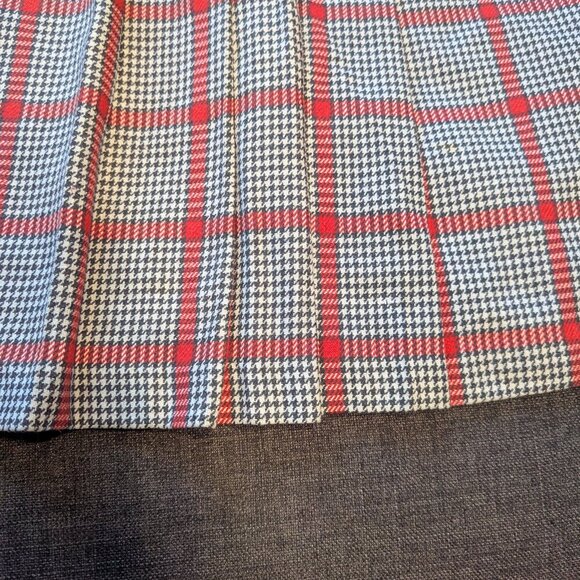 Vintage Wool Plaid Skirt | Houndstooth & Red | Academia Style - Picture 5 of 10